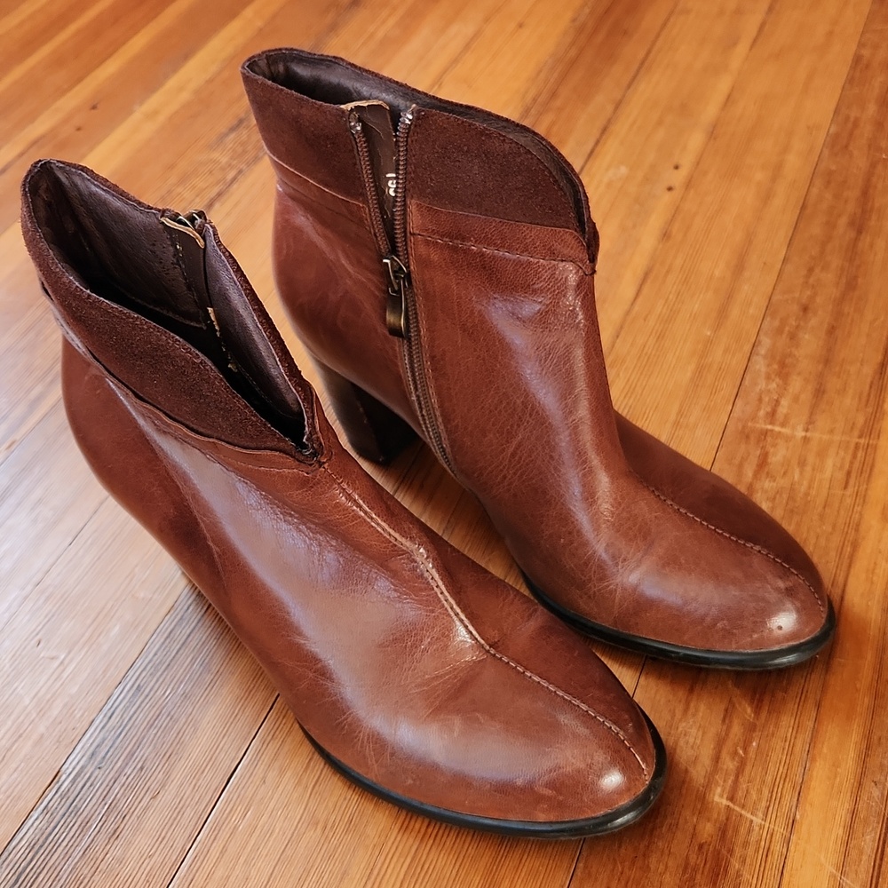 Antelope Brown Ankle Boots - Picture 4 of 6